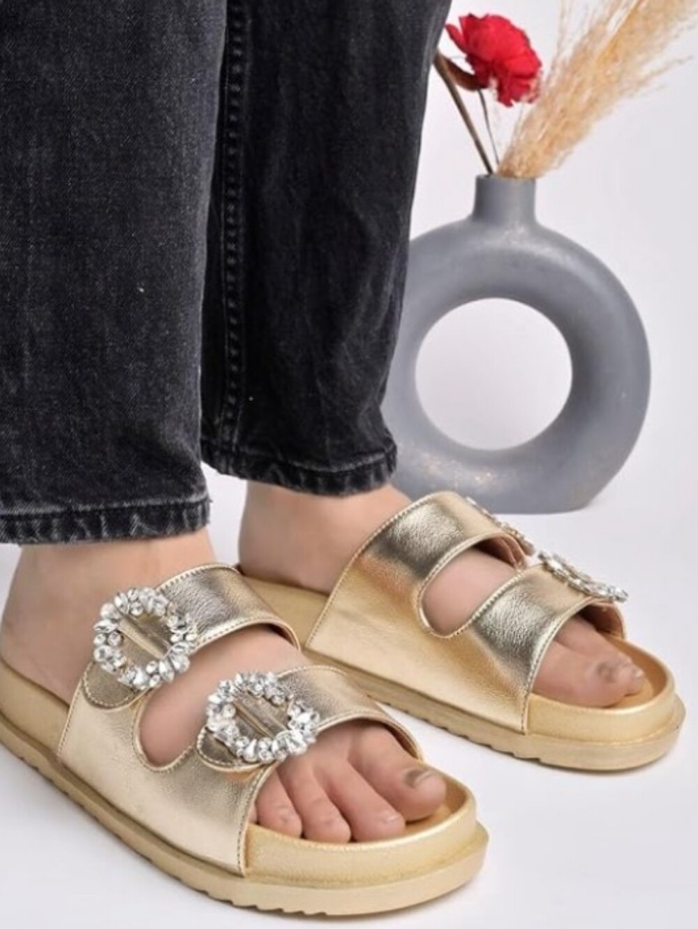 BRAND NEW GC SHOES WOMEN'S JORDYN DOUBLE BAND EMBELLISHED SLIDE FOOTBED SANDALS